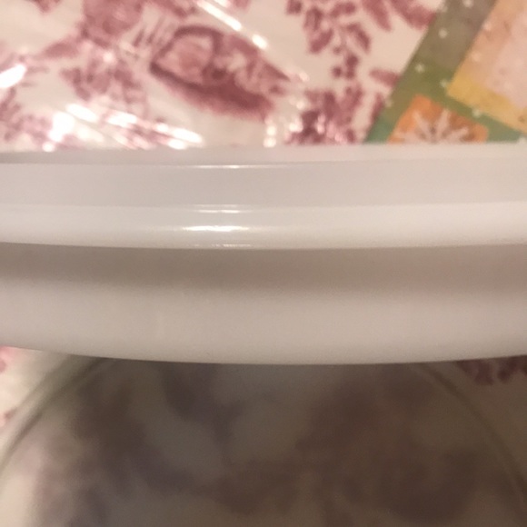 12 inch Round Divided Tupperware Bowl - Picture 8 of 12